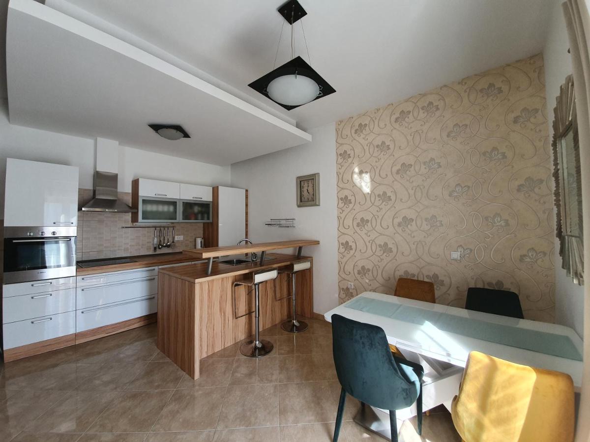 Ferienwohnung Grey House Makarska Exterior foto
